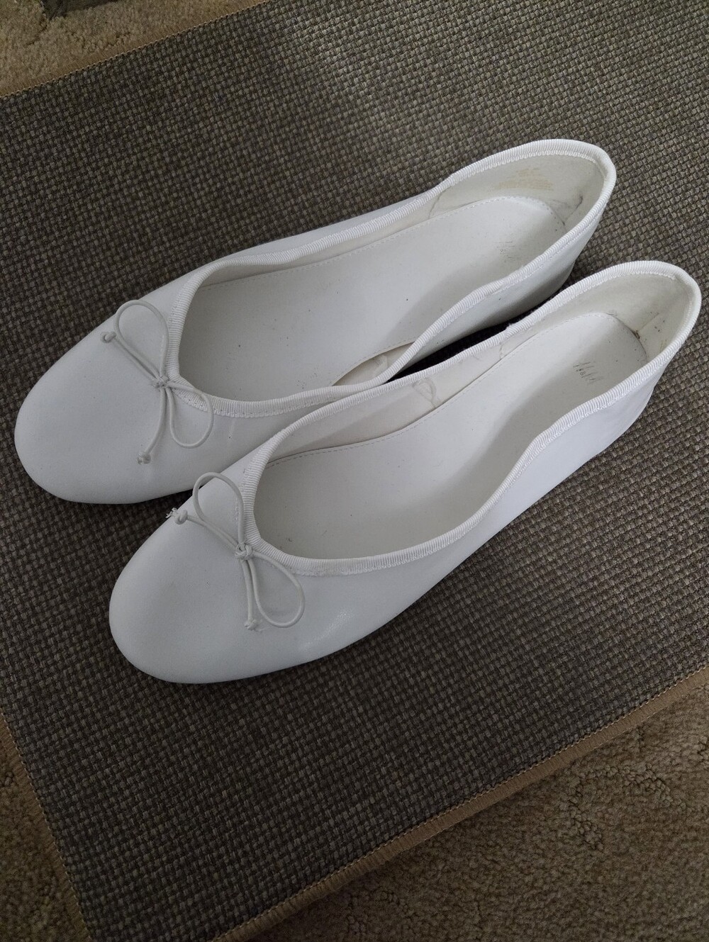 H&M White Women’s Ballet Flats with Bow Accent